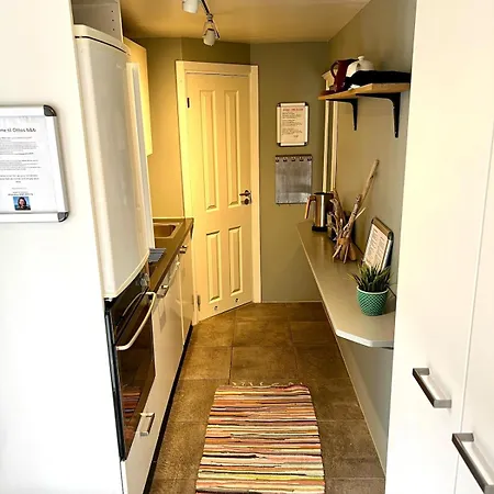 Backhouse Free Parking Og Privacy
